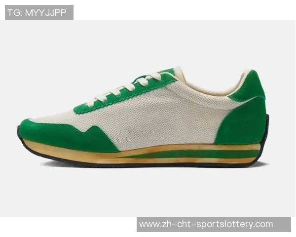 前锋选择足球鞋的关键要素与推荐款式解析