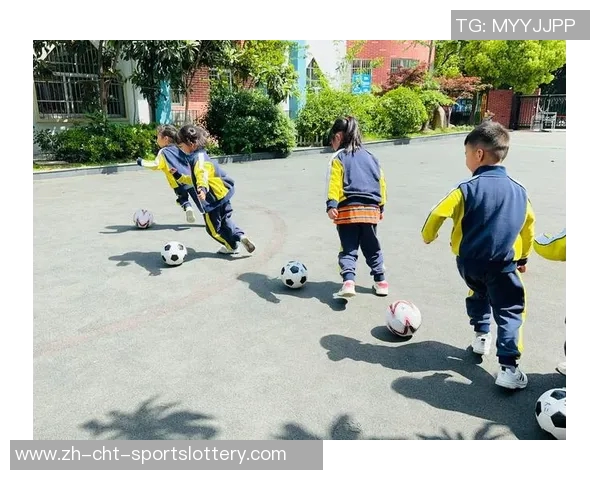 快乐足球：让每一个孩子在球场上找到自信与友谊的乐趣